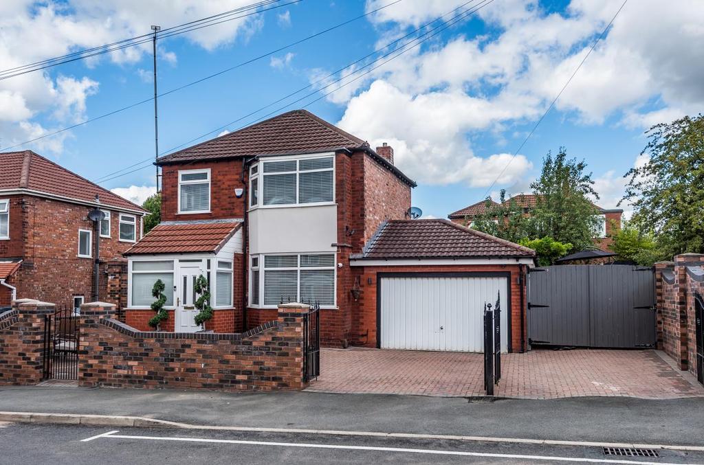 Westbrook Road, Swinton, Manchester 3 bed detached house for sale £