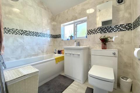 20 Nelson Close, Uxbridge, UB10 0PX