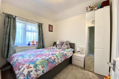 20 Nelson Close, Uxbridge, UB10 0PX