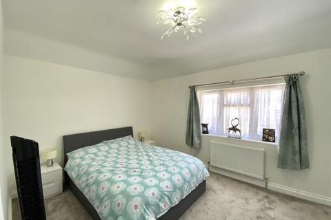 20 Nelson Close, Uxbridge, UB10 0PX