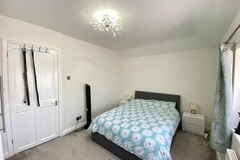 20 Nelson Close, Uxbridge, UB10 0PX