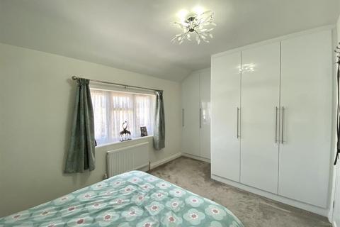 20 Nelson Close, Uxbridge, UB10 0PX