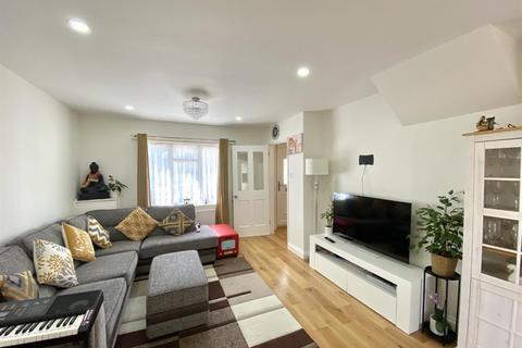 20 Nelson Close, Uxbridge, UB10 0PX