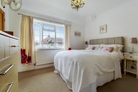 14 Pontefract Road, Bromley, BR1 4RA