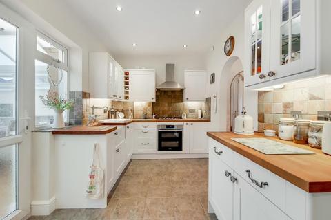 14 Pontefract Road, Bromley, BR1 4RA