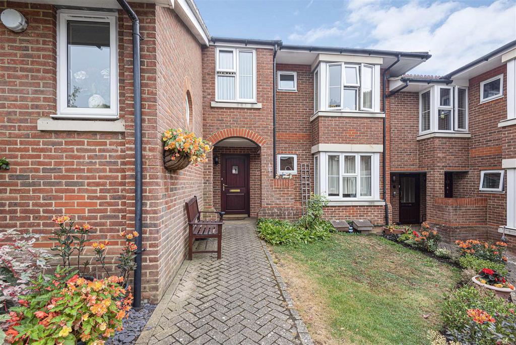 Shilling Close, Tilehurst, Reading 2 bed retirement property £240,000