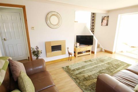 4 Brookdale Avenue, Flint, CH6 5RB