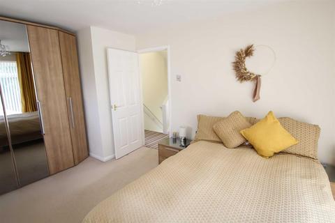 4 Brookdale Avenue, Flint, CH6 5RB