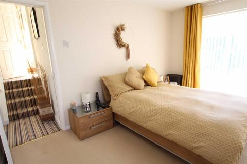 4 Brookdale Avenue, Flint, CH6 5RB