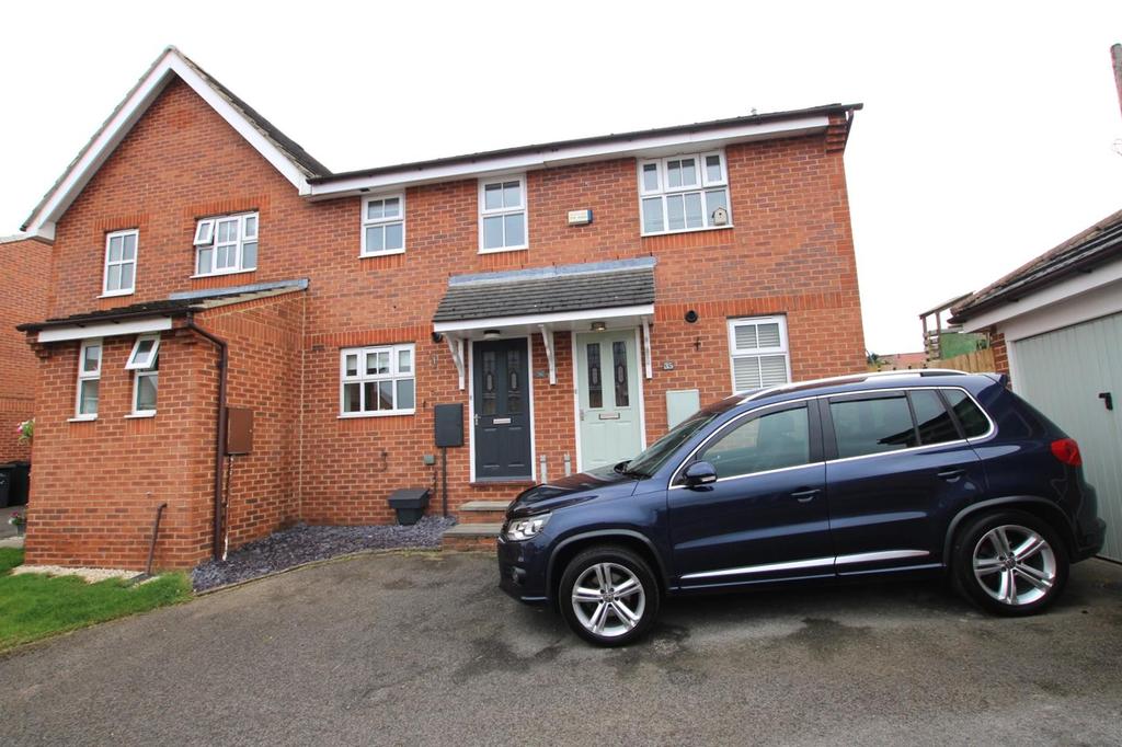 Chestnut Court, Toft Hill, 2 bed terraced house £115,000