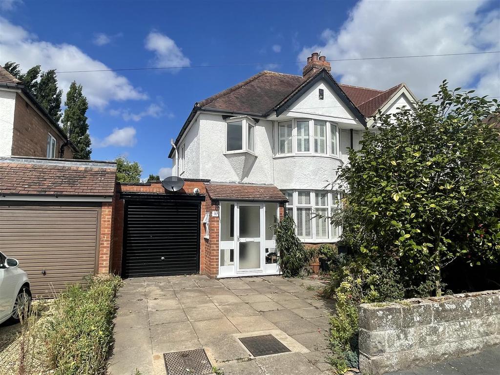 Kinross Road, Leamington Spa 3 bed semidetached house for sale £425,000