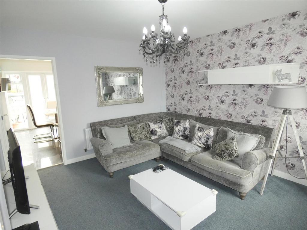 Higher Croft Drive, Crewe 3 bed semidetached house £235,000