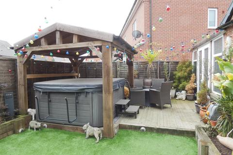 17 Higher Croft Drive, Crewe, CW1 4FT