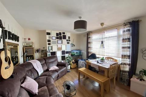 25 Minet Drive, Hayes, UB3 3JN