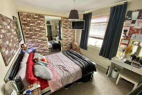 25 Minet Drive, Hayes, UB3 3JN