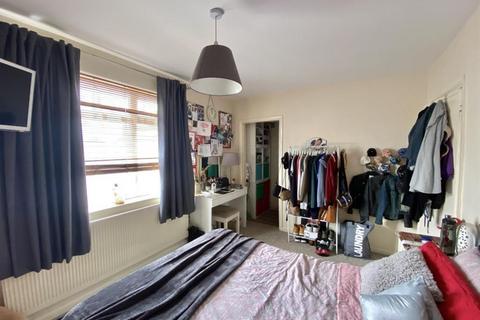 25 Minet Drive, Hayes, UB3 3JN