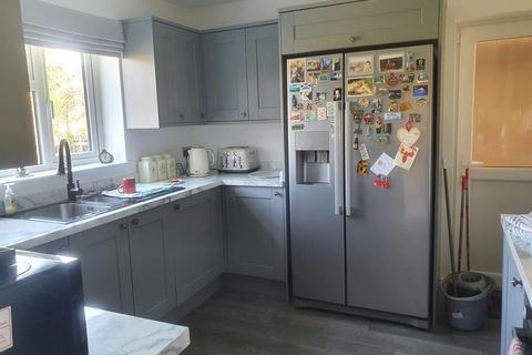 12 Cripps Green, Hayes, UB4 9HB
