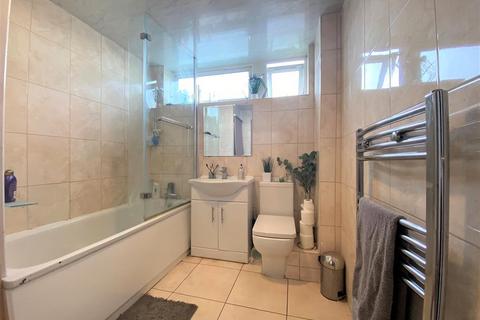 59 Black Rod Close, Hayes, UB3 4QL