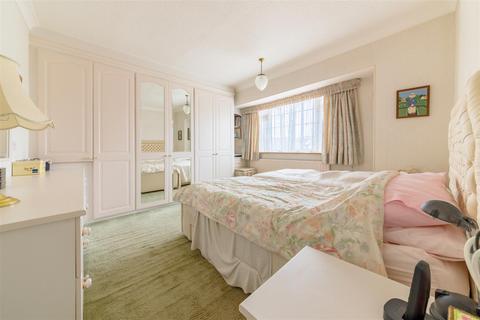 8 Glen Drive, Oakham, LE15 6SB