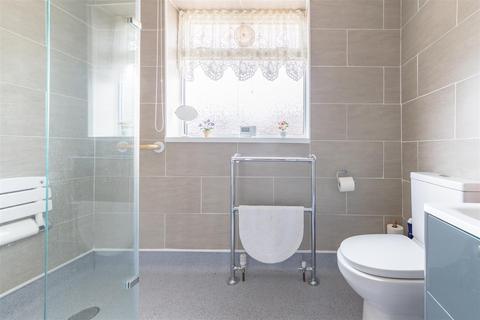 8 Glen Drive, Oakham, LE15 6SB