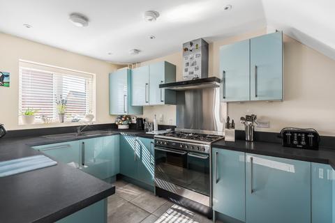18 Jupiter Close, Blunsdon, Swindon, SN26 8AH