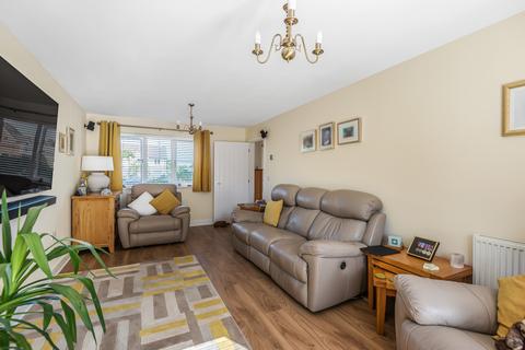 18 Jupiter Close, Blunsdon, Swindon, SN26 8AH