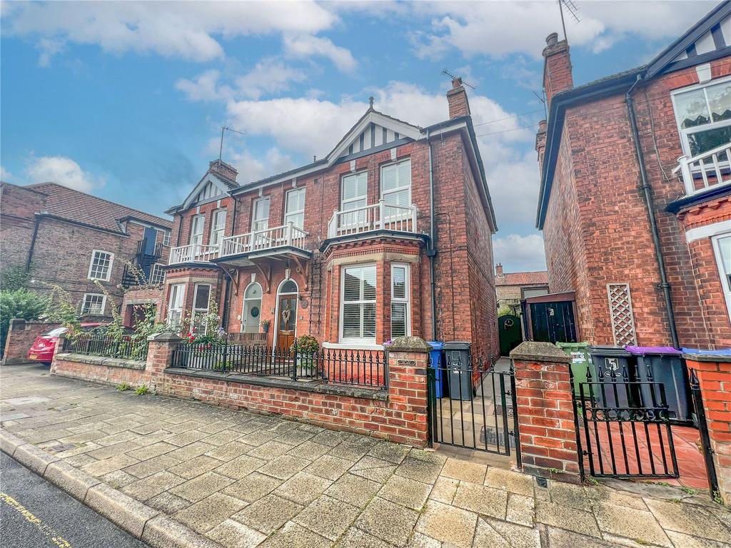 Bright Street, Gainsborough... 4 bed semidetached house £275,000