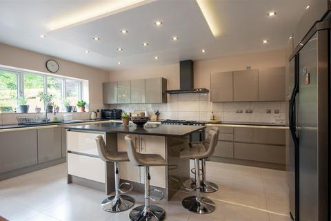 42 Jervis Crescent, Sutton Coldfield, B74 4PW