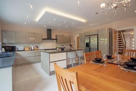 42 Jervis Crescent, Sutton Coldfield, B74 4PW