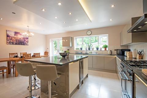 42 Jervis Crescent, Sutton Coldfield, B74 4PW