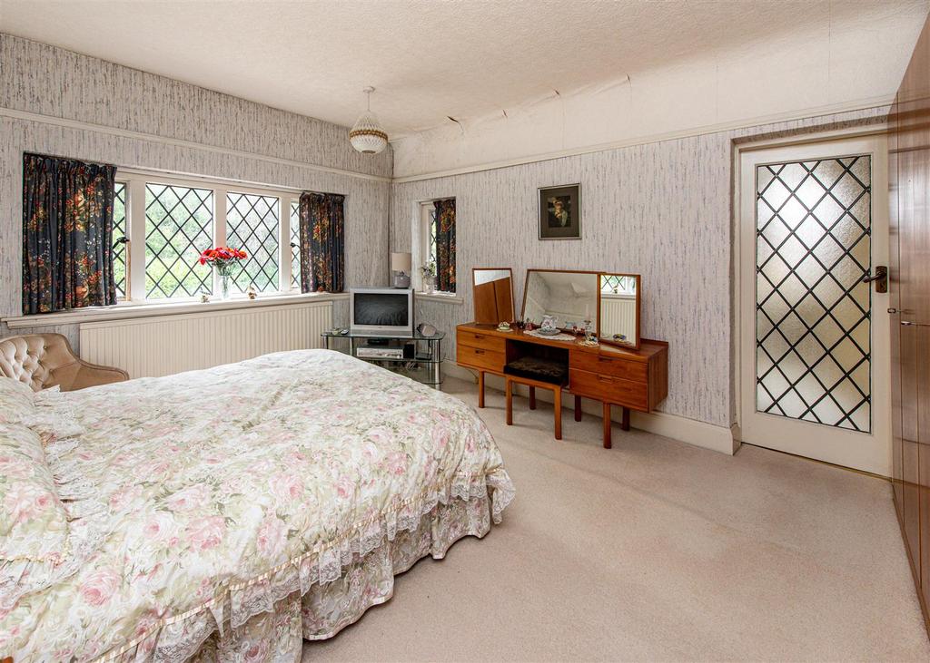 45 Perton Road-bed1.jpg