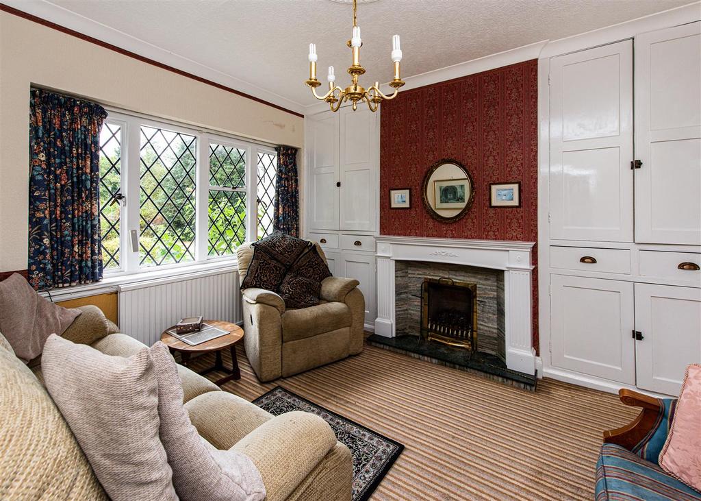 45 Perton Road-sitting.jpg