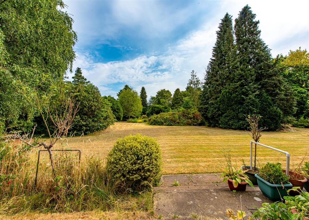 45 Perton Road-gdn1.jpg
