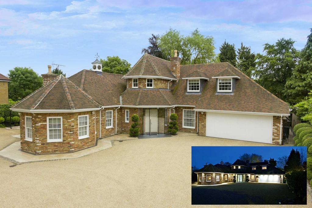 Rowley Green Road, Arkley... 4 bed detached house £9,250 pcm (£2,135 pw)