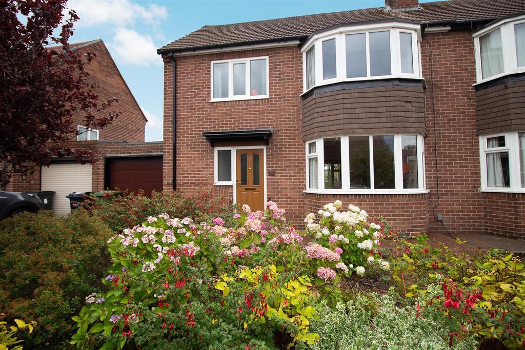 Laburnum Avenue, Gateshead 3 bed semidetached house £225,000