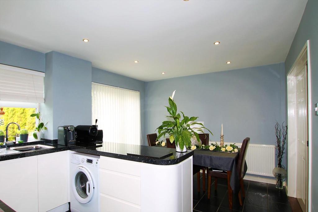 Preston Avenue, Sutton Coldfield 3 bed house £350,000