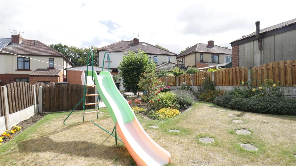 Sandygate, WathUponDearne, Rotherham 3 bed semidetached house £200,000