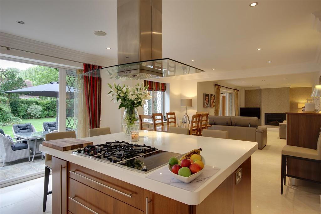 Open Plan Kitchen/Living/Dining