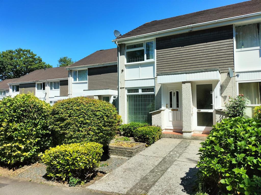 Hazel Road, Tavistock 2 bed terraced house £700 pcm (£162 pw)