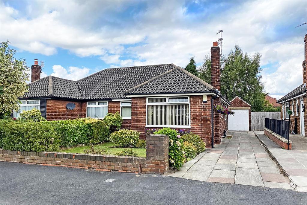 Shaftesbury Avenue, Timperley, Altrincham 2 bed semidetached bungalow
