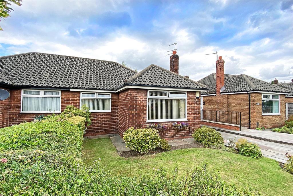 Shaftesbury Avenue, Timperley, Altrincham 2 bed semidetached bungalow