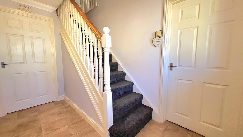 Kingfisher Road, North Cornelly... 4 bed detached house £284,995