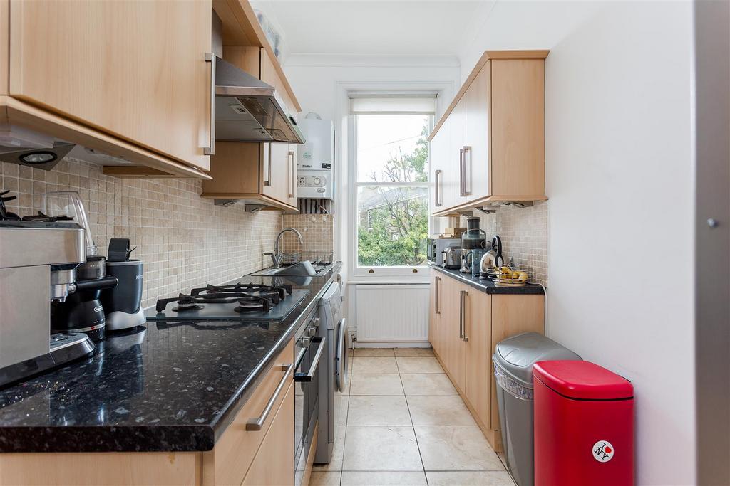 Denholme Road, Queens Park W9 2 bed flat £2,100 pcm (£485 pw)