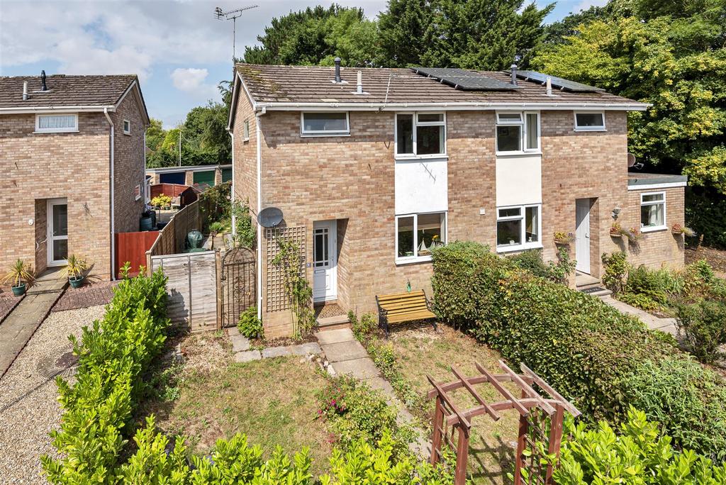 Carew Road, Tiverton 3 bed semidetached house £260,000