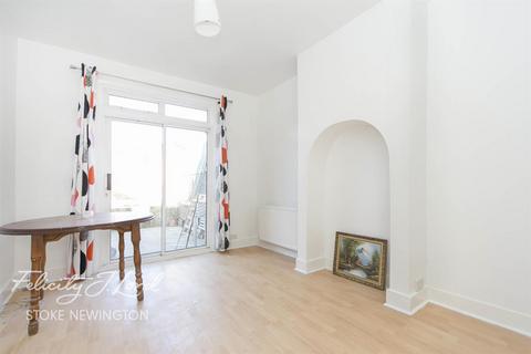 4 bedroom detached house to rent, Montague Road N15