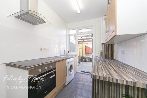 4 bedroom detached house to rent, Montague Road N15