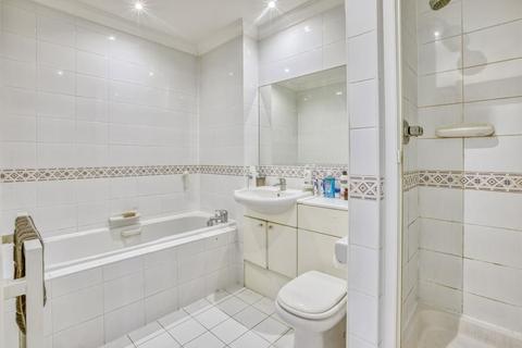 30 Chapel Square, Virginia Water, GU25 4SZ