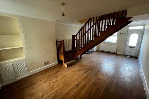 35 Clarendon Place, Dover, CT17 9QB