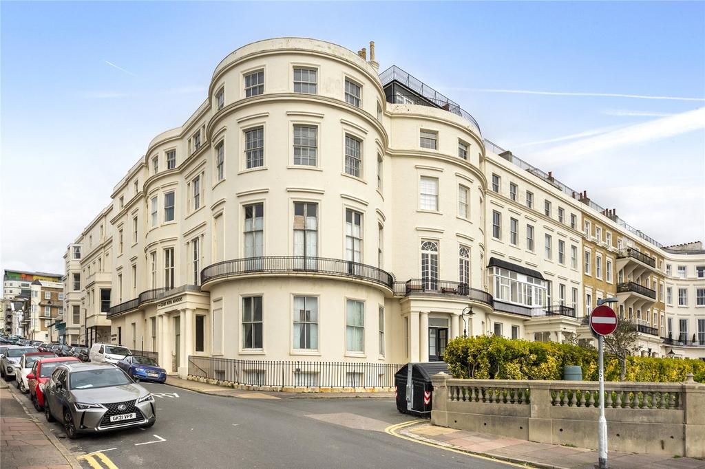 Court Royal Mansions, 1 Eastern Terrace, Brighton, East Sussex, BN2 2 bed apartment £700,000