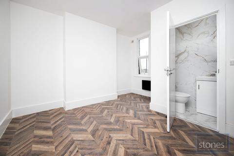 Studio to rent, Glenloch Road, London, NW3